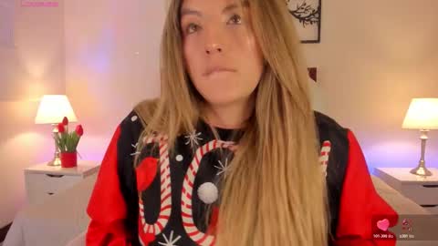 Bella Castillo online show from December 3, 1:34 pm