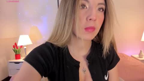 Bella Castillo online show from October 7, 12:45 pm