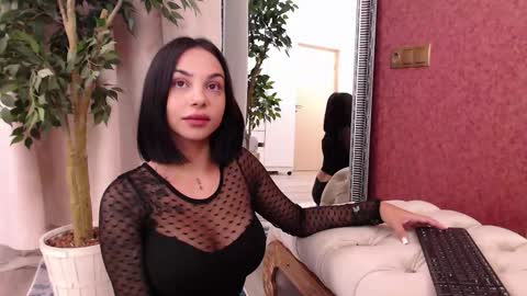 missjuliaxx online show from September 30, 7:30 am