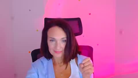 Snapshot of misskristyyy chatting on October 4, 1:53 pm Christina online show from October 4, 1:53 pm