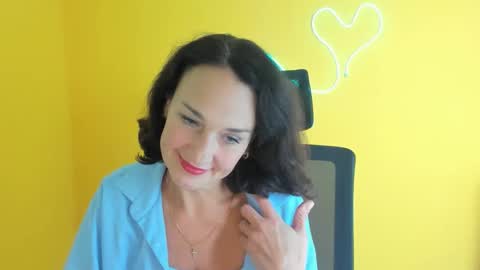 Snapshot of misskristyyy chatting on October 20, 11:37 am Christina online show from October 20, 11:37 am