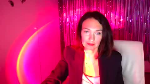 Snapshot of misskristyyy chatting on September 30, 11:32 am Christina online show from September 30, 11:32 am