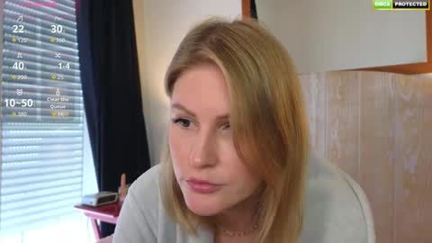 Snapshot of misslucci chatting on September 27, 12:03 pm Misslucci online show from September 27, 12:03 pm