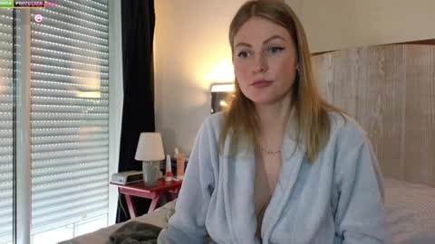 Snapshot of misslucci chatting on February 21, 9:34 am Misslucci online show from February 21, 9:34 am