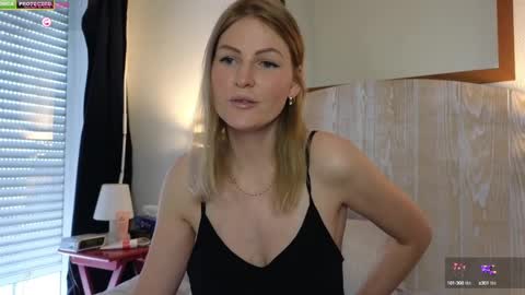 Snapshot of misslucci chatting on February 17, 8:52 am Misslucci online show from February 17, 8:52 am