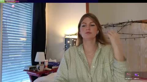 Snapshot of misslucci chatting on January 8, 9:00 am Misslucci online show from January 8, 9:00 am