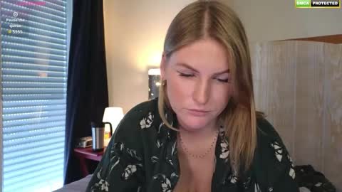 Snapshot of misslucci chatting on October 8, 7:47 am Misslucci online show from October 8, 7:47 am