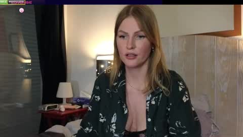 Snapshot of misslucci chatting on February 9, 4:50 pm Misslucci online show from February 9, 4:50 pm