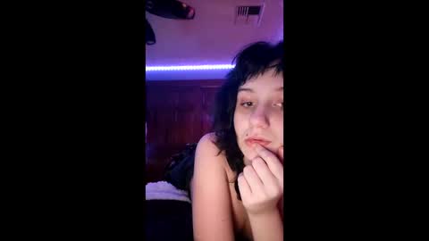 missmacabre666 online show from March 3, 8:10 am