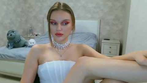 Snapshot of missmariat chatting on January 12, 7:21 pm OneGoddess online show from January 12, 7:21 pm