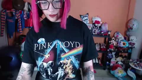 Miss Mia online show from December 1, 7:34 pm