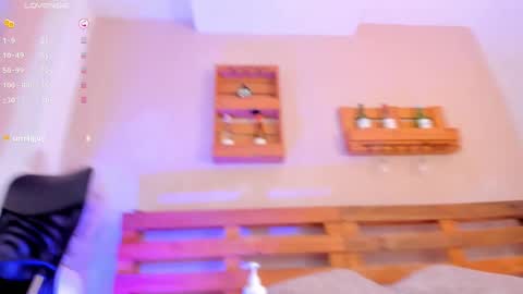 Snapshot of missmiaa_ chatting on October 11, 12:10 pm Mia online show from October 11, 12:10 pm