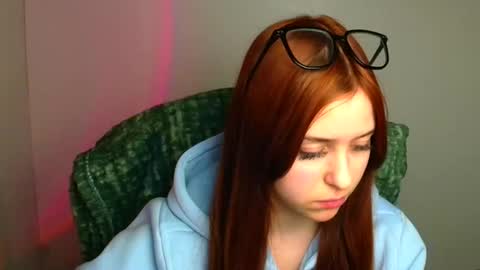 Mia online show from February 4, 1:15 pm