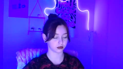 Mia online show from November 26, 6:59 pm