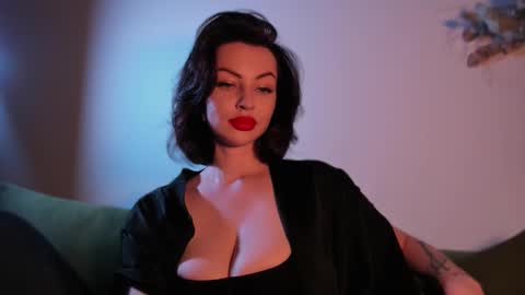   online show from October 24, 10:49 am