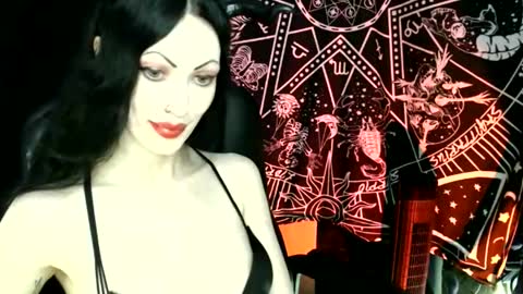 MissMoonDoll online show from February 6, 5:55 am