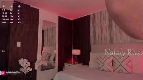 Snapshot of missnataly_ chatting on October 9, 11:32 pm Nataly Rivas online show from October 9, 11:32 pm