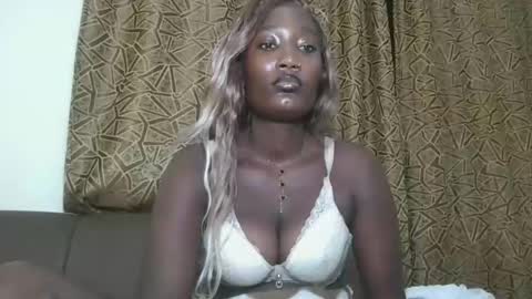 pretty gal online show from February 15, 6:06 pm