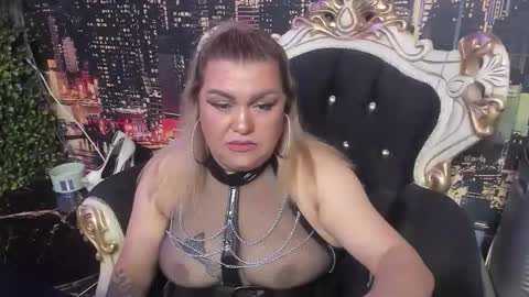 QueenT online show from November 2, 12:43 am