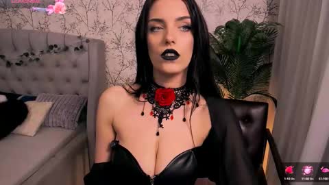 Snapshot of missrosse_ chatting on October 11, 8:23 pm Emily online show from October 11, 8:23 pm