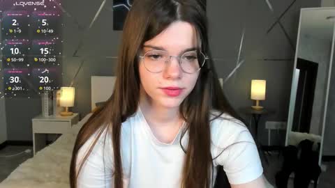 misss_evelyne online show from February 8, 1:53 am