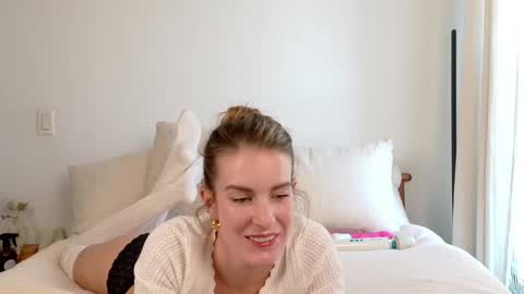 Snapshot of misstheacamille chatting on January 3, 7:50 pm MissThea online show from January 3, 7:50 pm