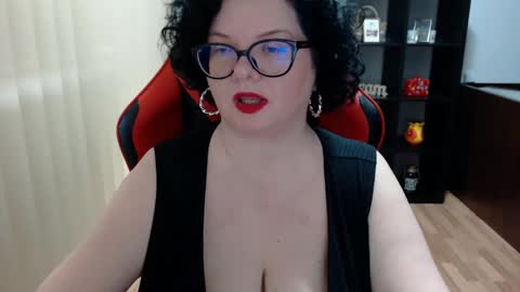 Snapshot of misstruble chatting on March 10, 7:11 am MissTruble online show from March 10, 7:11 am