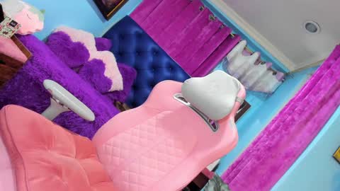 Snapshot of missvalentine18 chatting on February 7, 1:22 pm missvalentine18 online show from February 7, 1:22 pm