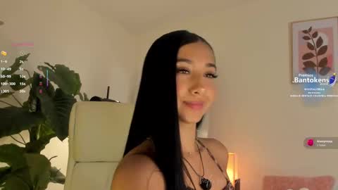 Snapshot of missvaleriaa chatting on September 24, 12:45 pm Valeria Davila online show from September 24, 12:45 pm