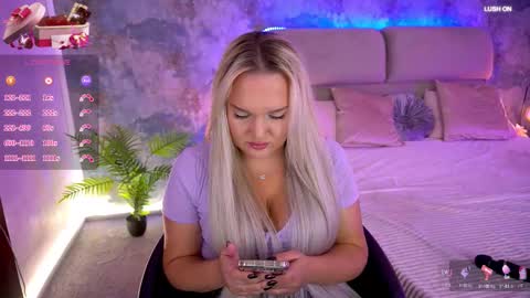 Snapshot of missyymartinezz chatting on September 26, 8:11 am Amely online show from September 26, 8:11 am