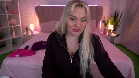 missyymarty online show from April 3, 2:35 pm