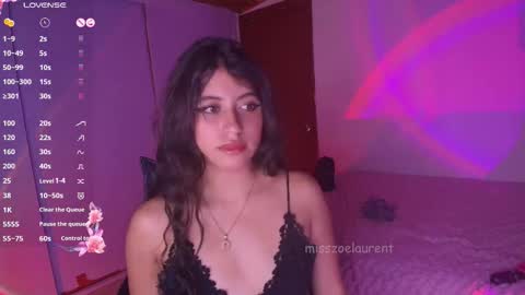 Snapshot of misszoelaurent chatting on October 6, 7:10 pm Zoe OF misszoelaurent online show from October 6, 7:10 pm