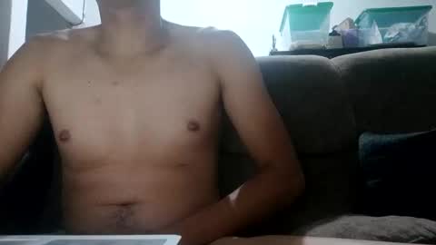 Snapshot of mista00 chatting on February 9, 6:33 am mista00 online show from February 9, 6:33 am