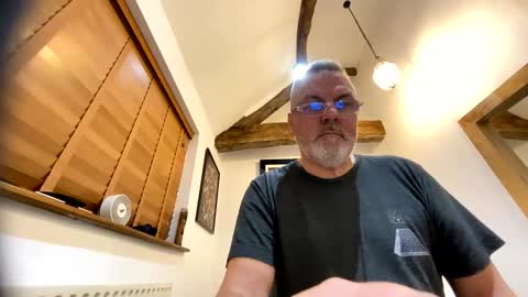 Misterblivs online show from December 17, 9:07 am