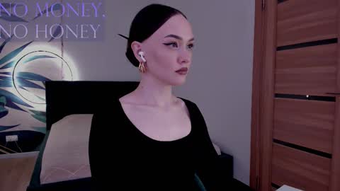 Mistress Mia online show from January 14, 8:50 pm