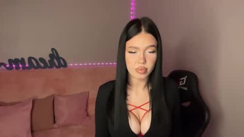 Mia online show from October 17, 10:03 pm