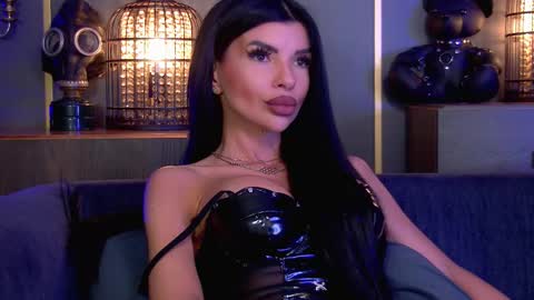 Elenia online show from March 5, 12:58 pm