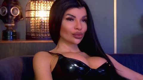 Elenia online show from January 9, 3:39 pm