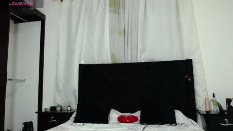 Snapshot of mistresskattia chatting on February 25, 1:09 am mistresskattia online show from February 25, 1:09 am