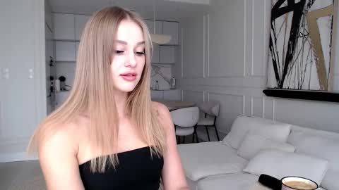 Snapshot of mistressuniverse chatting on October 8, 9:26 am mistressuniverse online show from October 8, 9:26 am