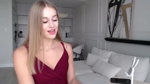 Snapshot of mistressuniverse chatting on September 22, 9:13 am mistressuniverse online show from September 22, 9:13 am