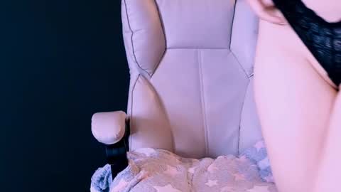 Snapshot of misty_arrow chatting on February 14, 12:03 pm Jenny online show from February 14, 12:03 pm
