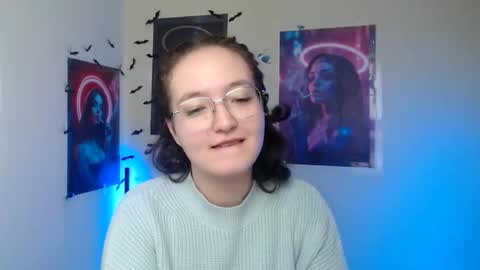 Aria online show from December 5, 8:02 am