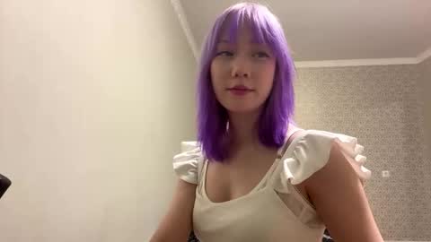 Snapshot of mitsuri_kim chatting on October 18, 1:48 pm Mila online show from October 18, 1:48 pm