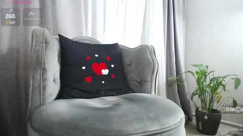 miu__miu online show from December 27, 2:43 pm