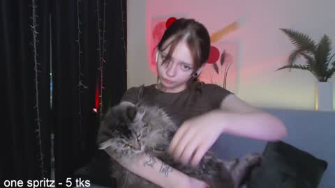 Snapshot of miuri_miy chatting on February 2, 7:14 pm Yuka online show from February 2, 7:14 pm