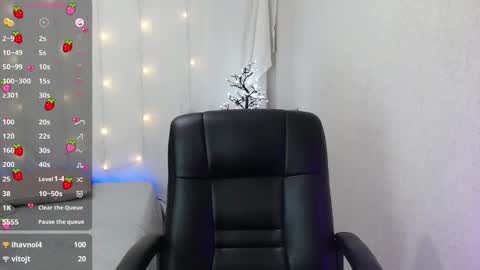 mixie_cute online show from December 20, 1:03 am