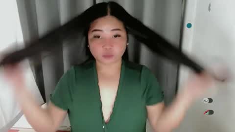 Snapshot of miya_licious chatting on September 27, 2:37 pm cassie marie online show from September 27, 2:37 pm