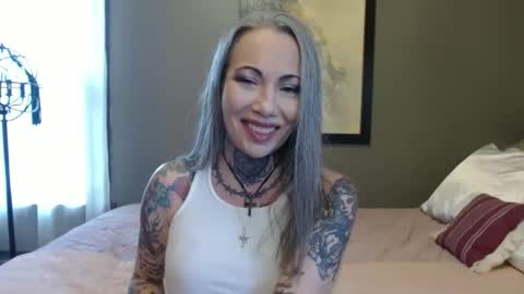 MizXtrix online show from January 7, 7:30 pm