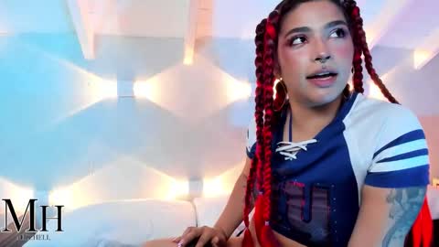 mizzhell_ online show from November 20, 3:31 pm